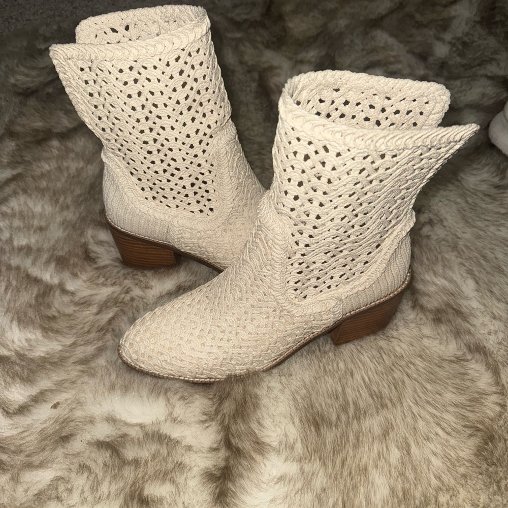 Kelsi Dagger Cream Knit Heeled Boots
